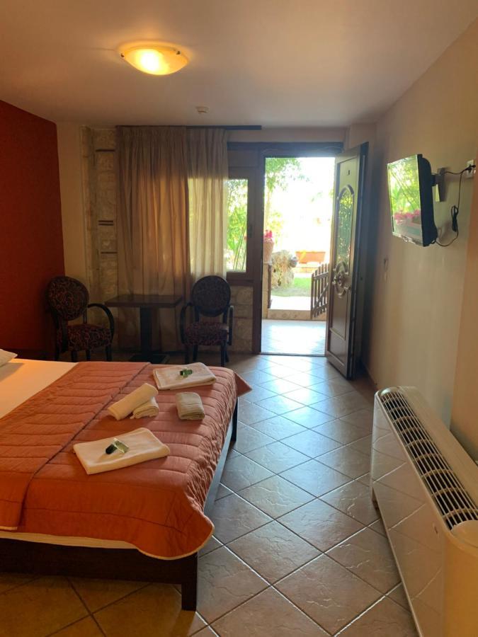 Giannis & Foteini Hotel Afytos Bagian luar foto