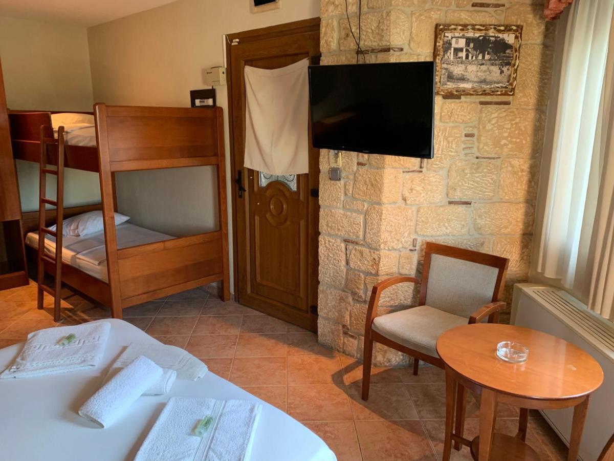 Giannis & Foteini Hotel Afytos Bagian luar foto