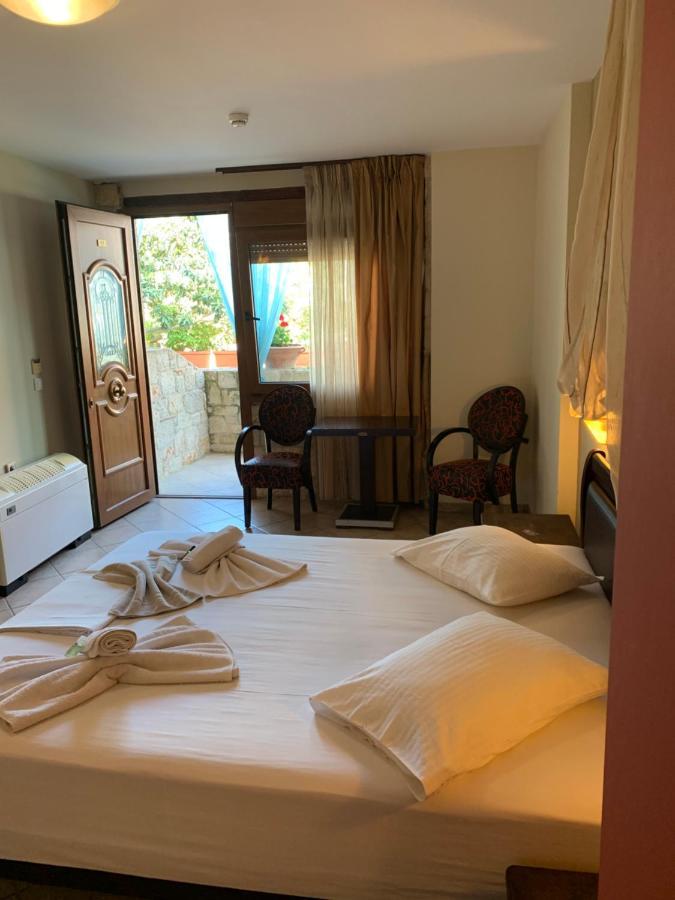 Giannis & Foteini Hotel Afytos Bagian luar foto